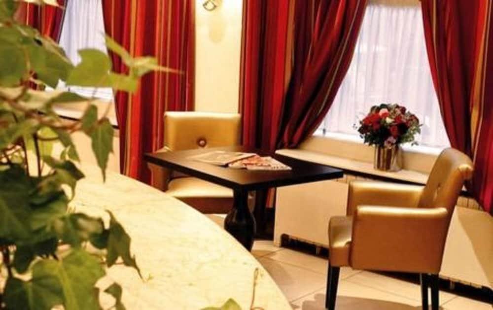Hôtel Gérando Parigi Esterno foto